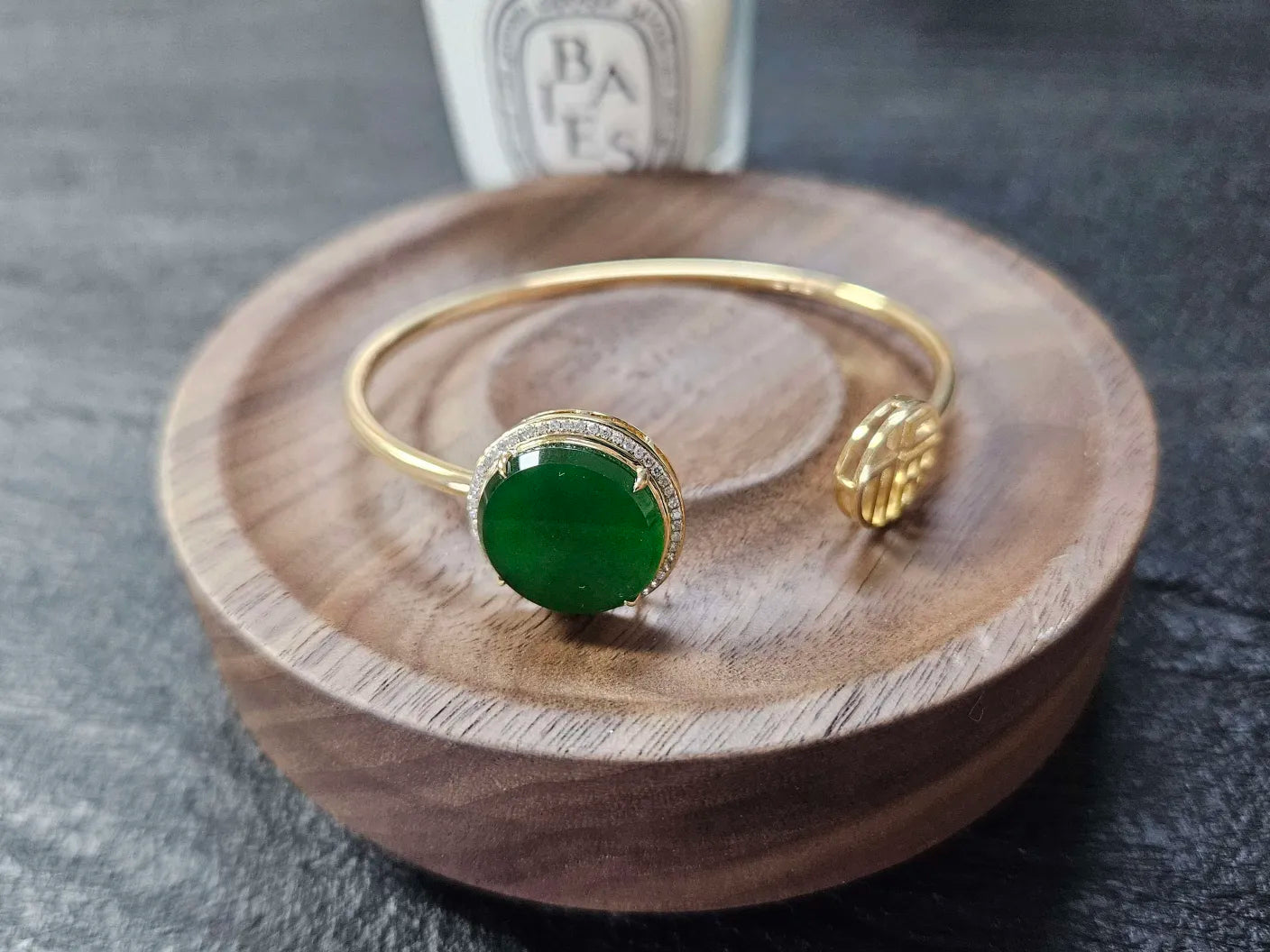 Certified 18K Gold with Guatemala Grade A 100% Natural Jadeite Bengal with Diamond