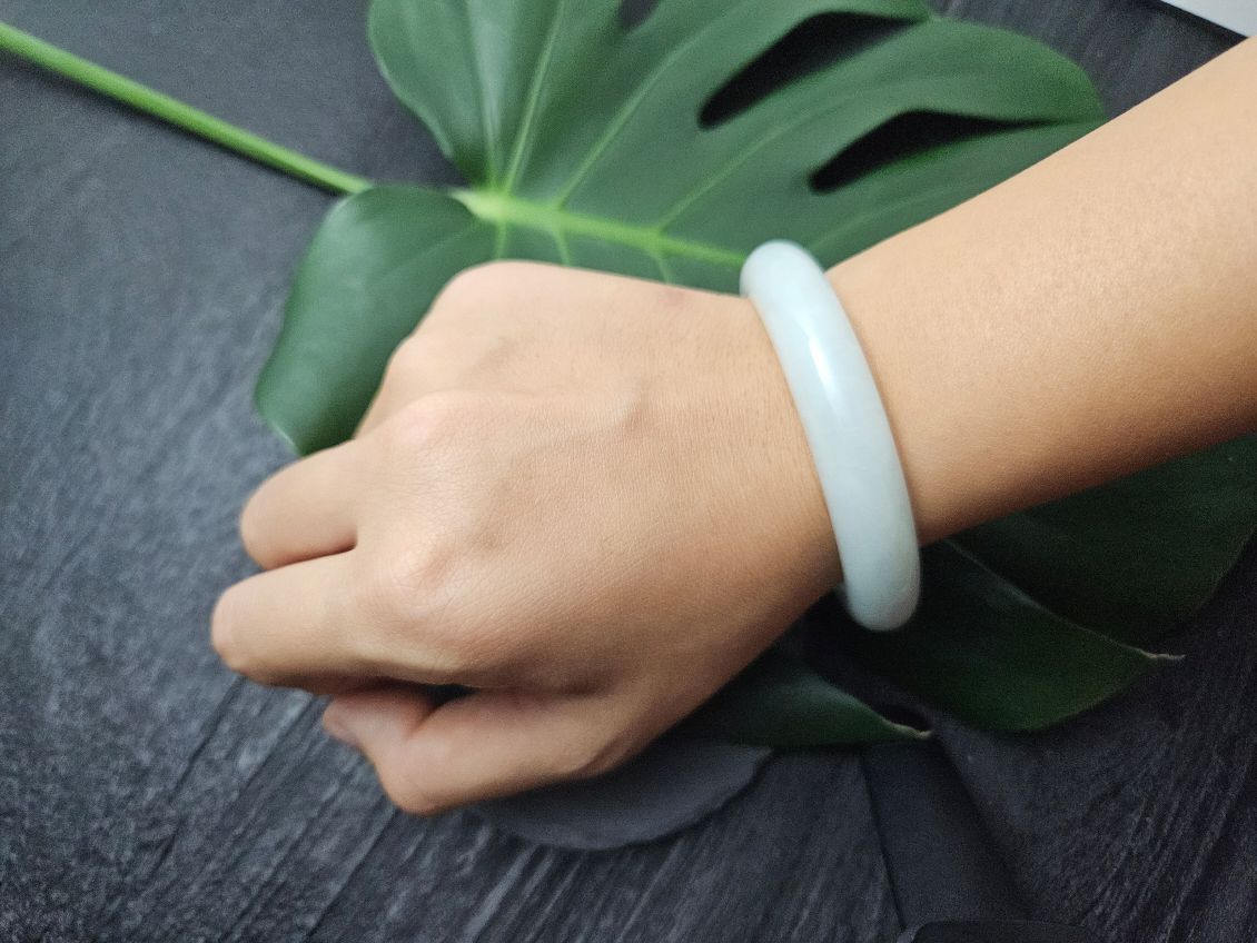 Certified 100% Natural Grade A Burma White Jadeite Jade Bangle